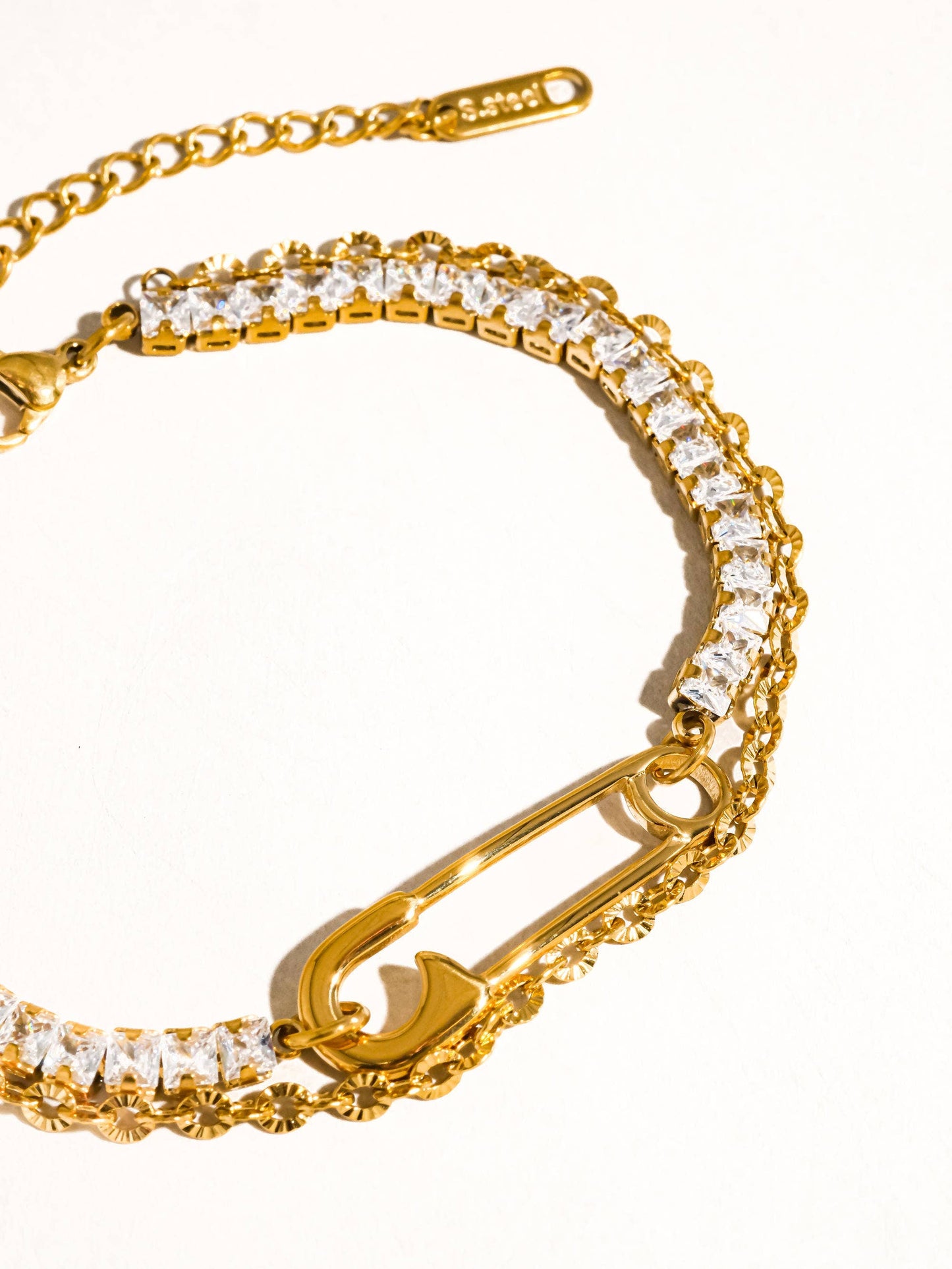 Acier 18K Gold Glam Rhinestone Clip Bracelet