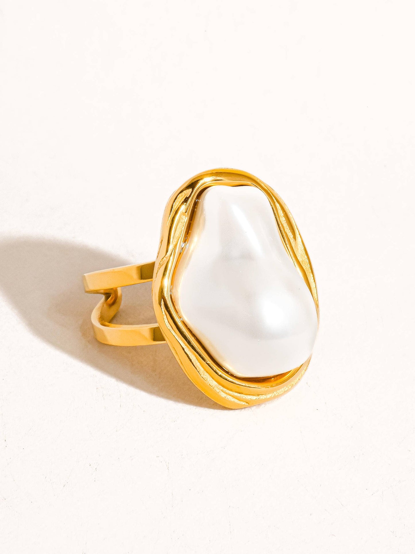 Cameron 18K Gold Classic Pearl Round Ring
