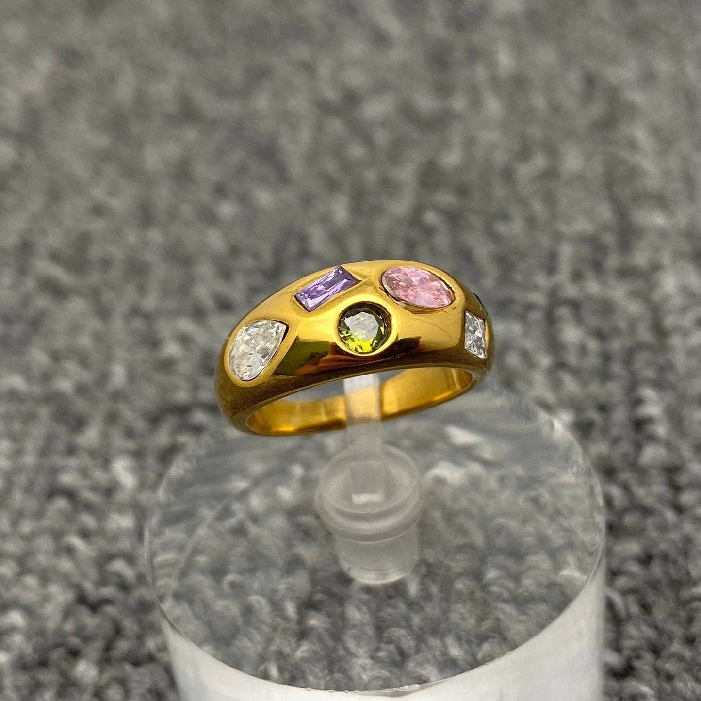 Julee Ring