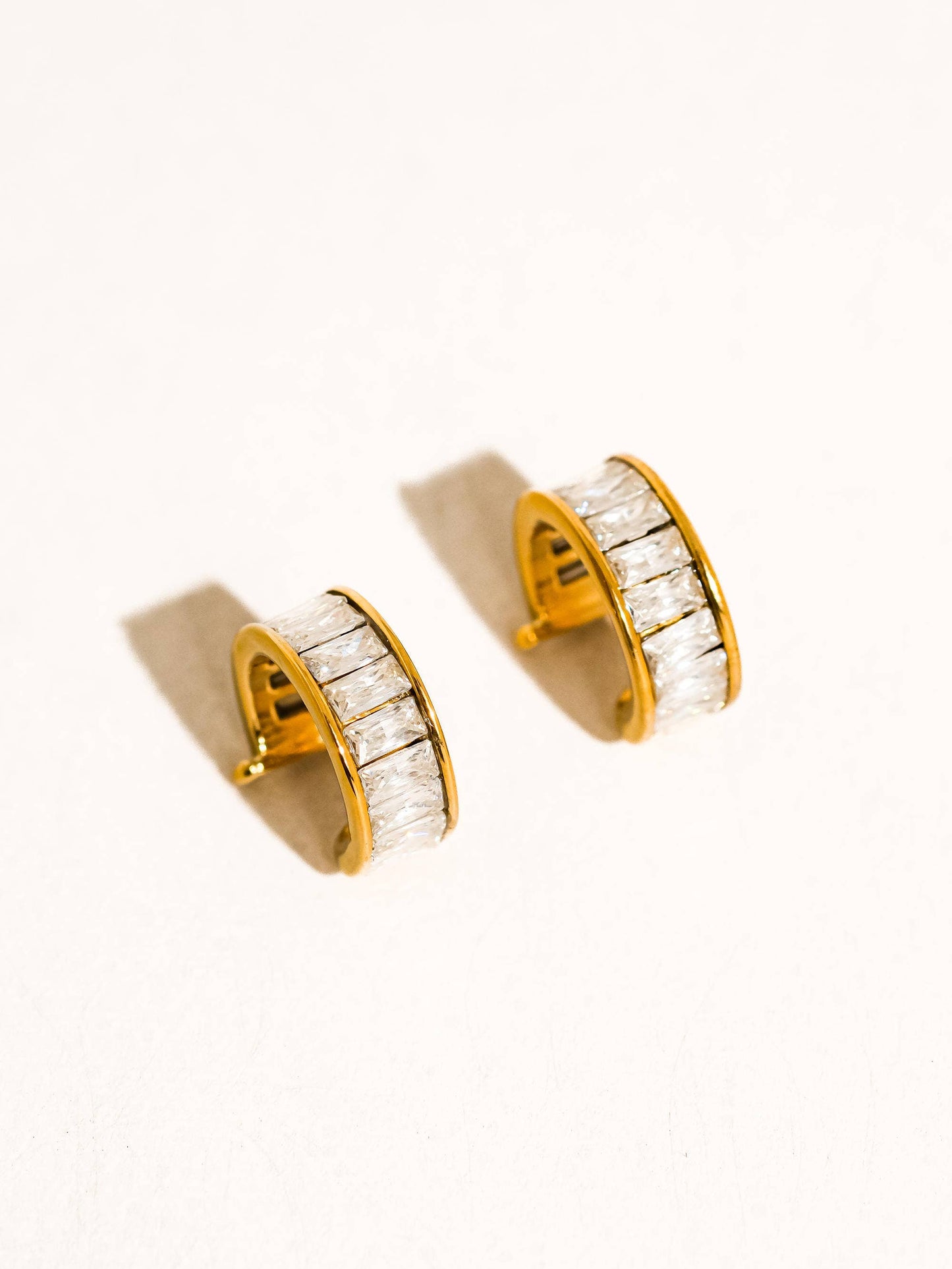 Olianne 18K Gold Baguette Ear Cuff