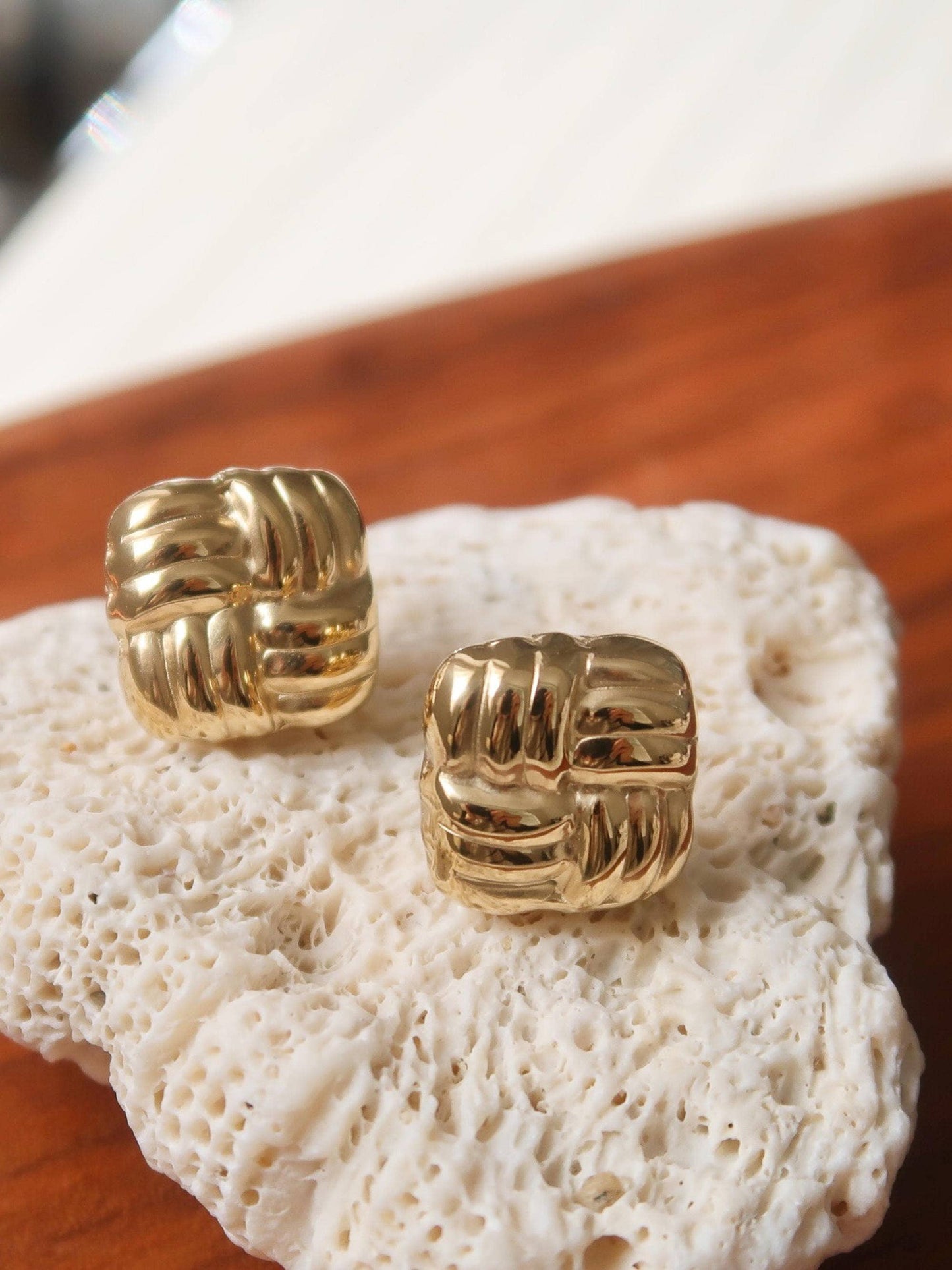 Luella 18K Gold Textured Knot Stud Earring