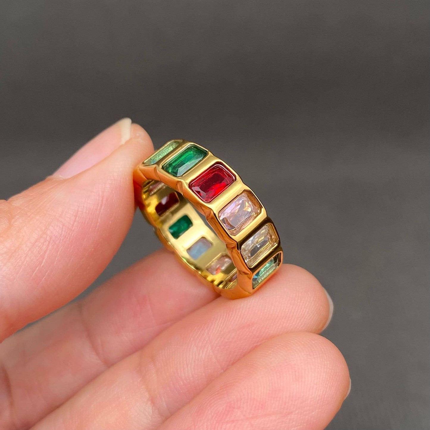 Eva Ring