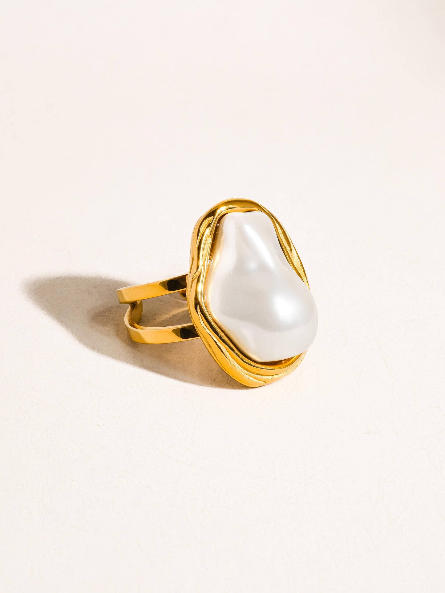 Cameron 18K Gold Classic Pearl Round Ring