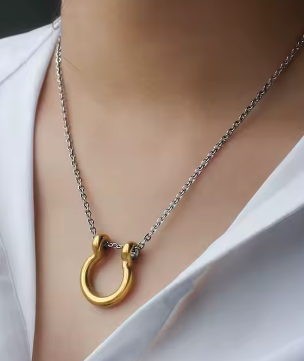 Horse Shoe Chain Necklace
