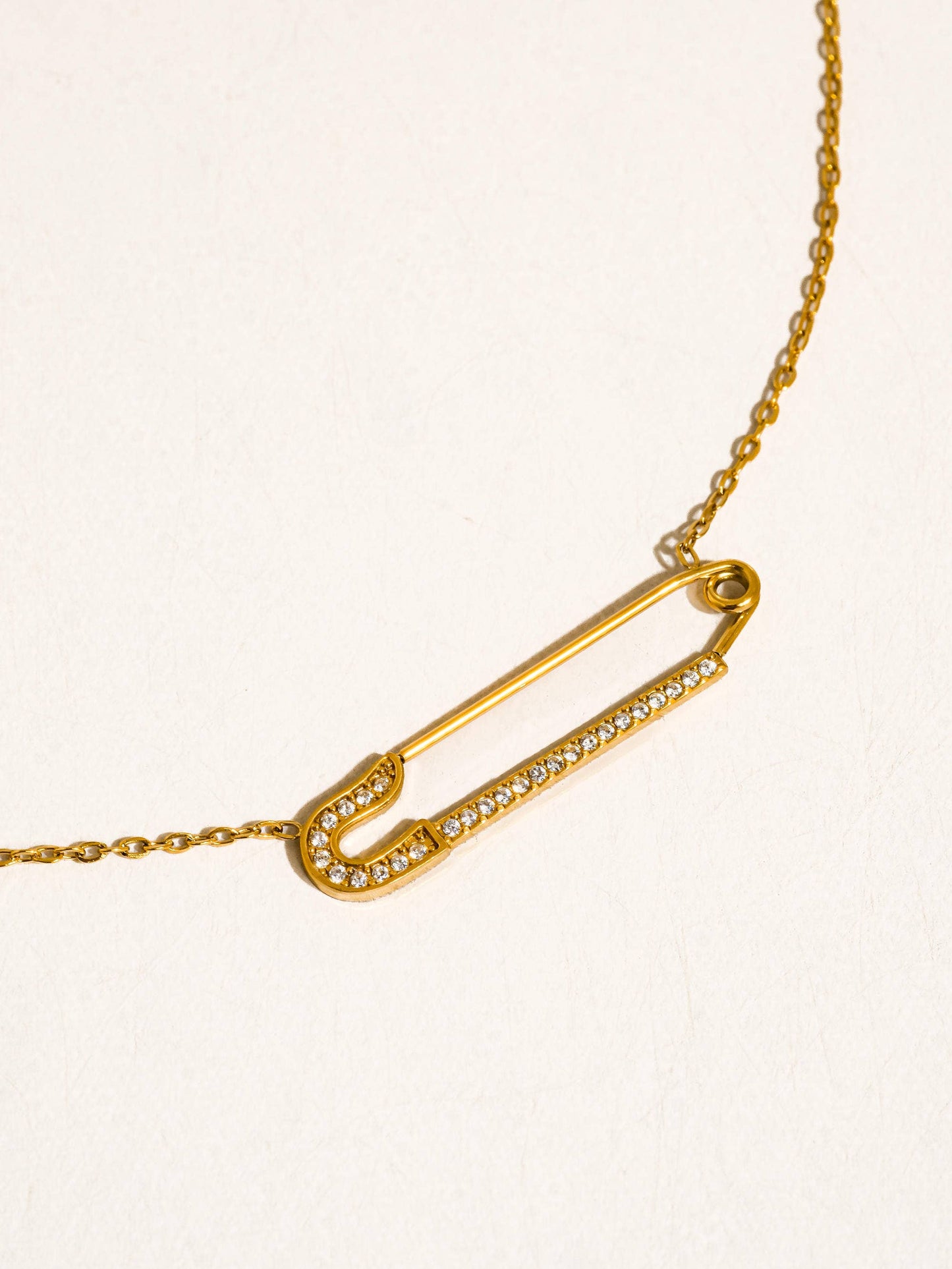 Lyselle 18K Gold Dainty Paperclip Necklace