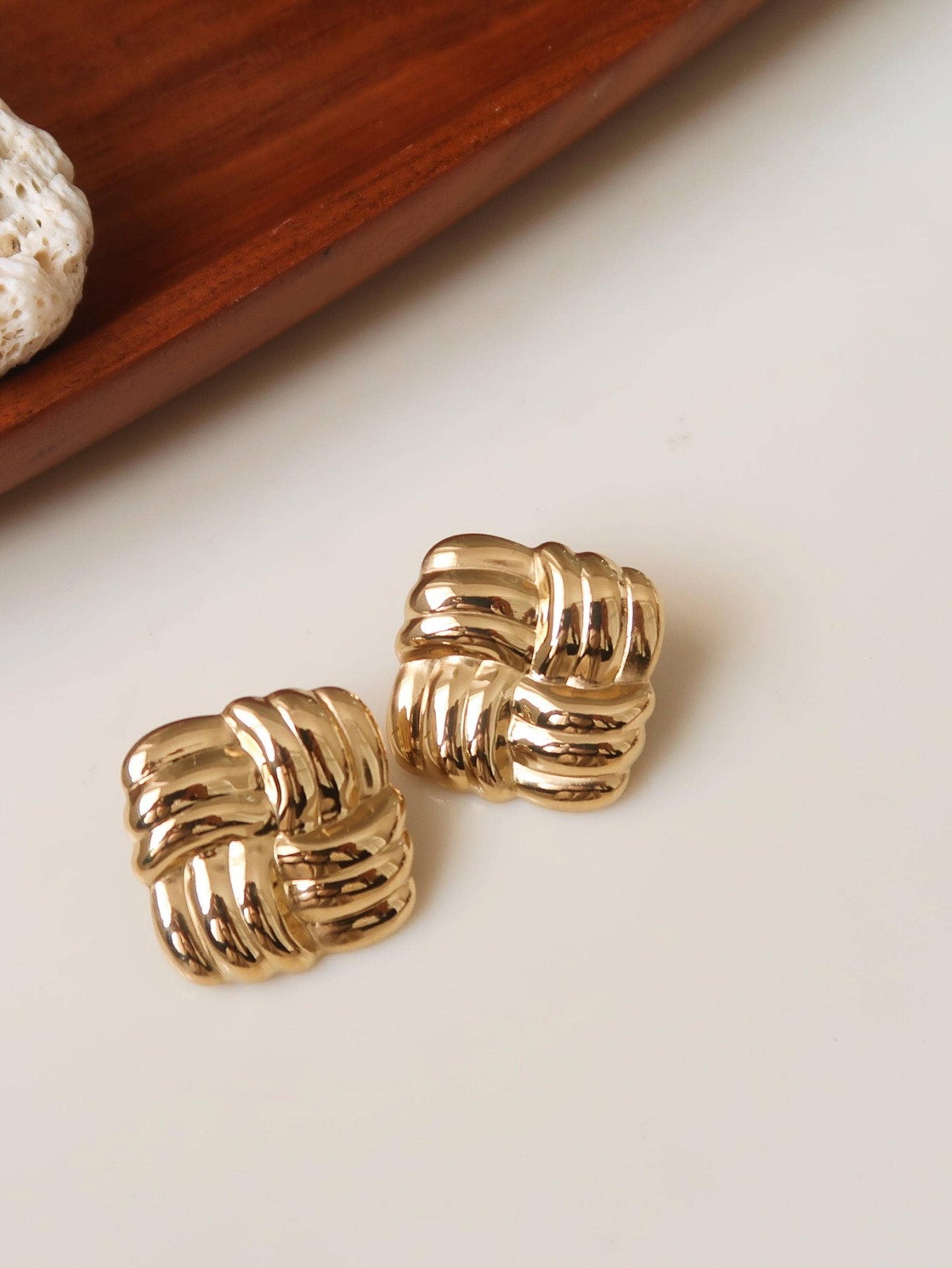 Luella 18K Gold Textured Knot Stud Earring