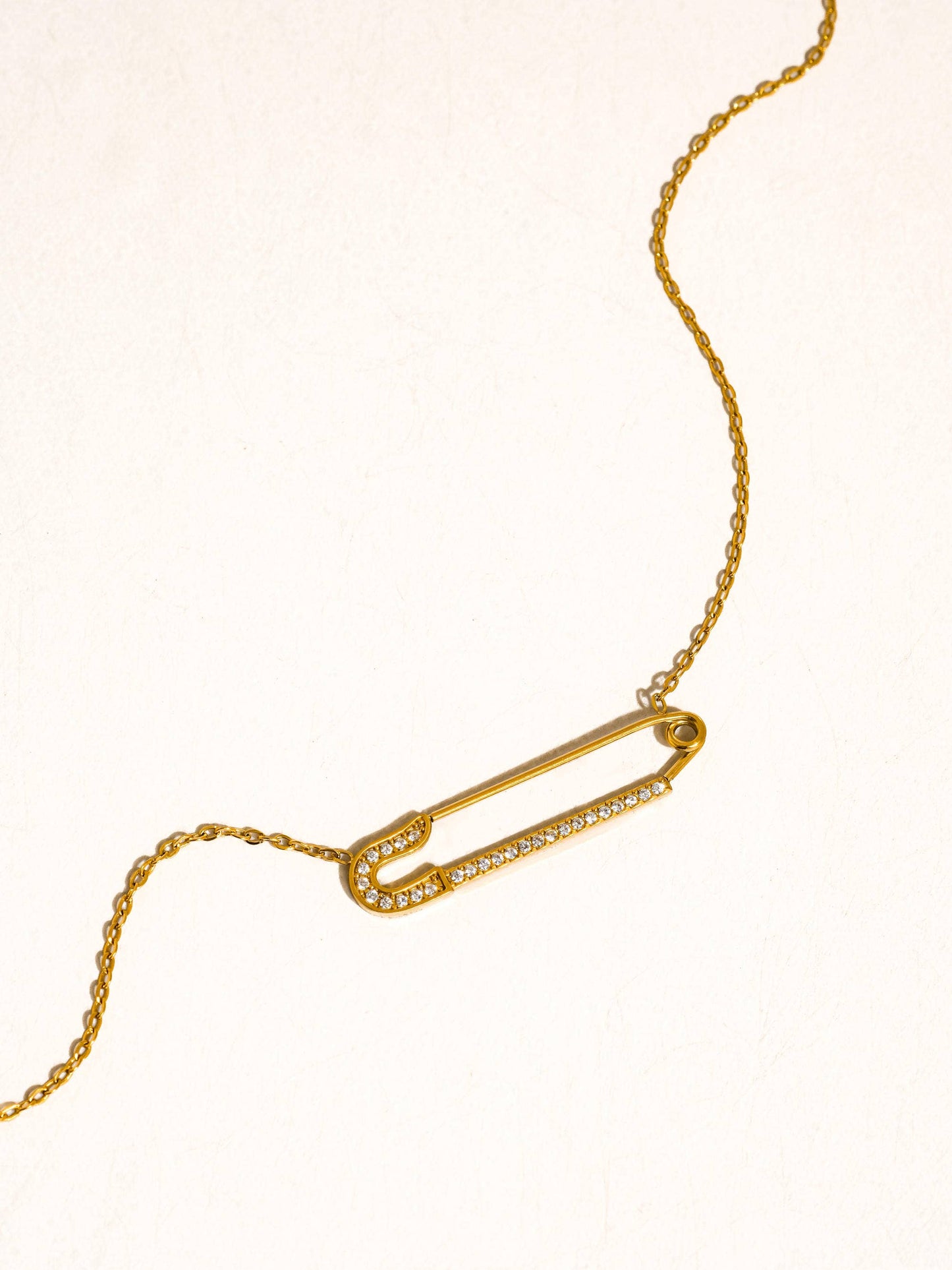 Lyselle 18K Gold Dainty Paperclip Necklace