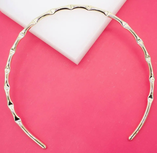 Dented Omega Choker Collar