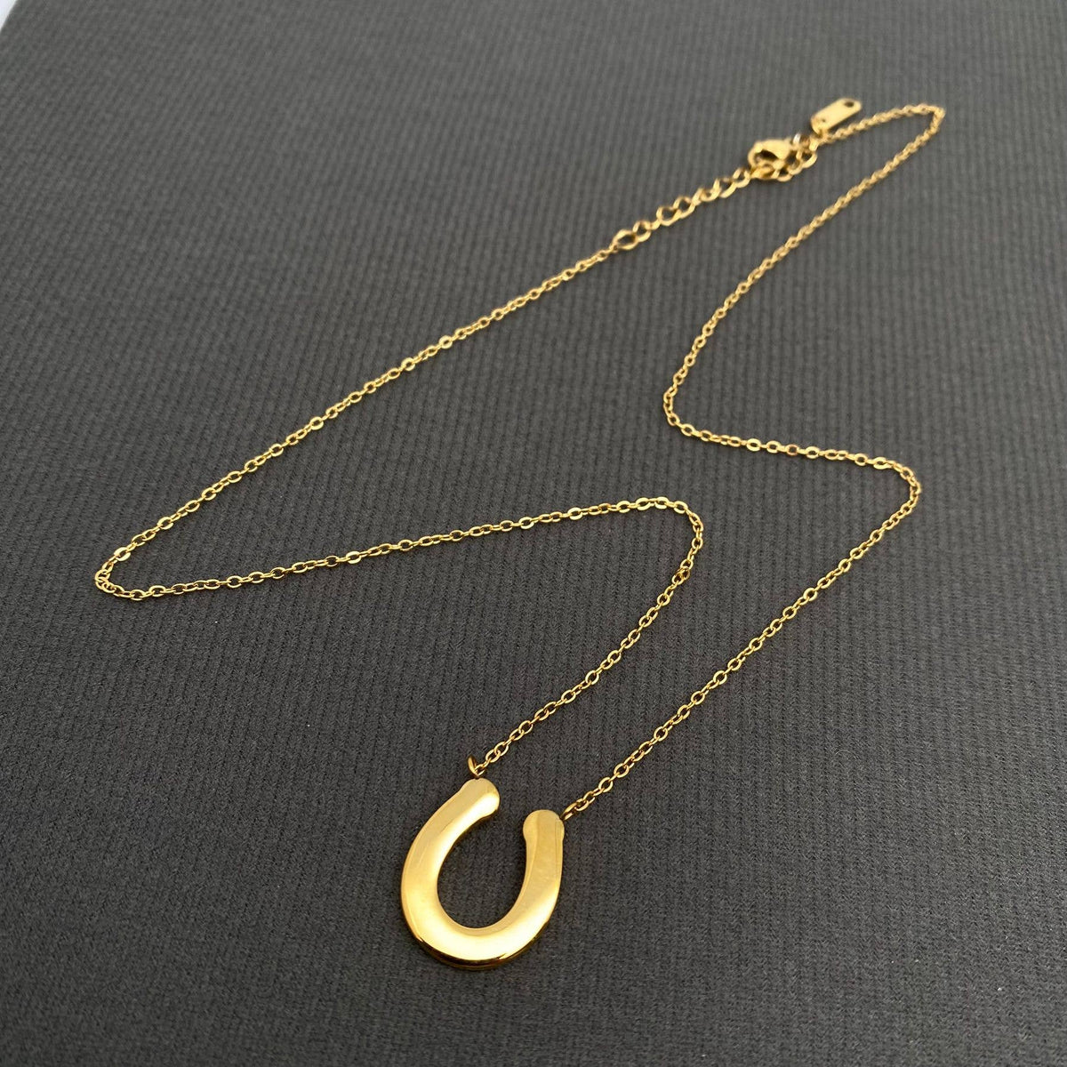 Zircon Inlaid Horseshoe 18K Gold Plated