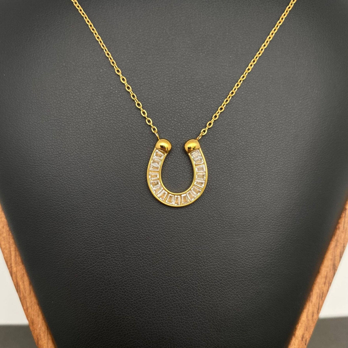 Zircon Inlaid Horseshoe 18K Gold Plated