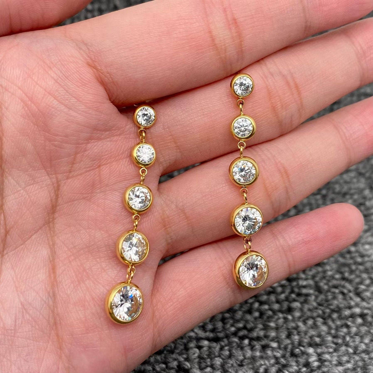 Zircon Linked Fringe Post Earrings