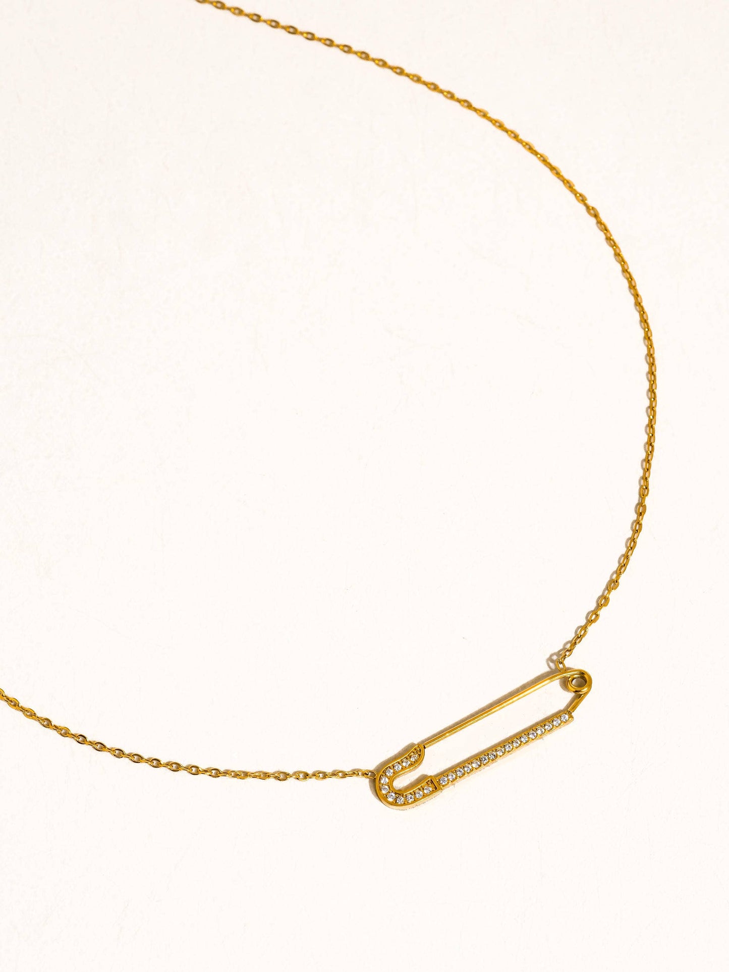Lyselle 18K Gold Dainty Paperclip Necklace