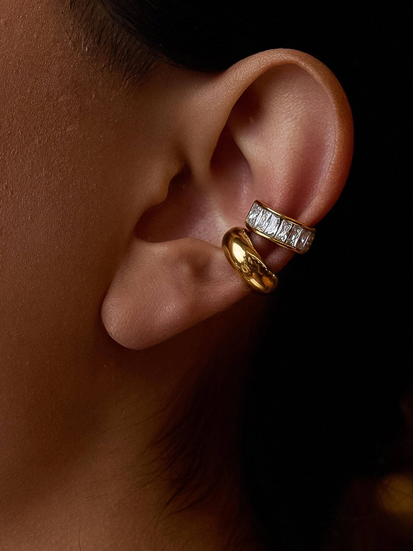 Olianne 18K Gold Baguette Ear Cuff