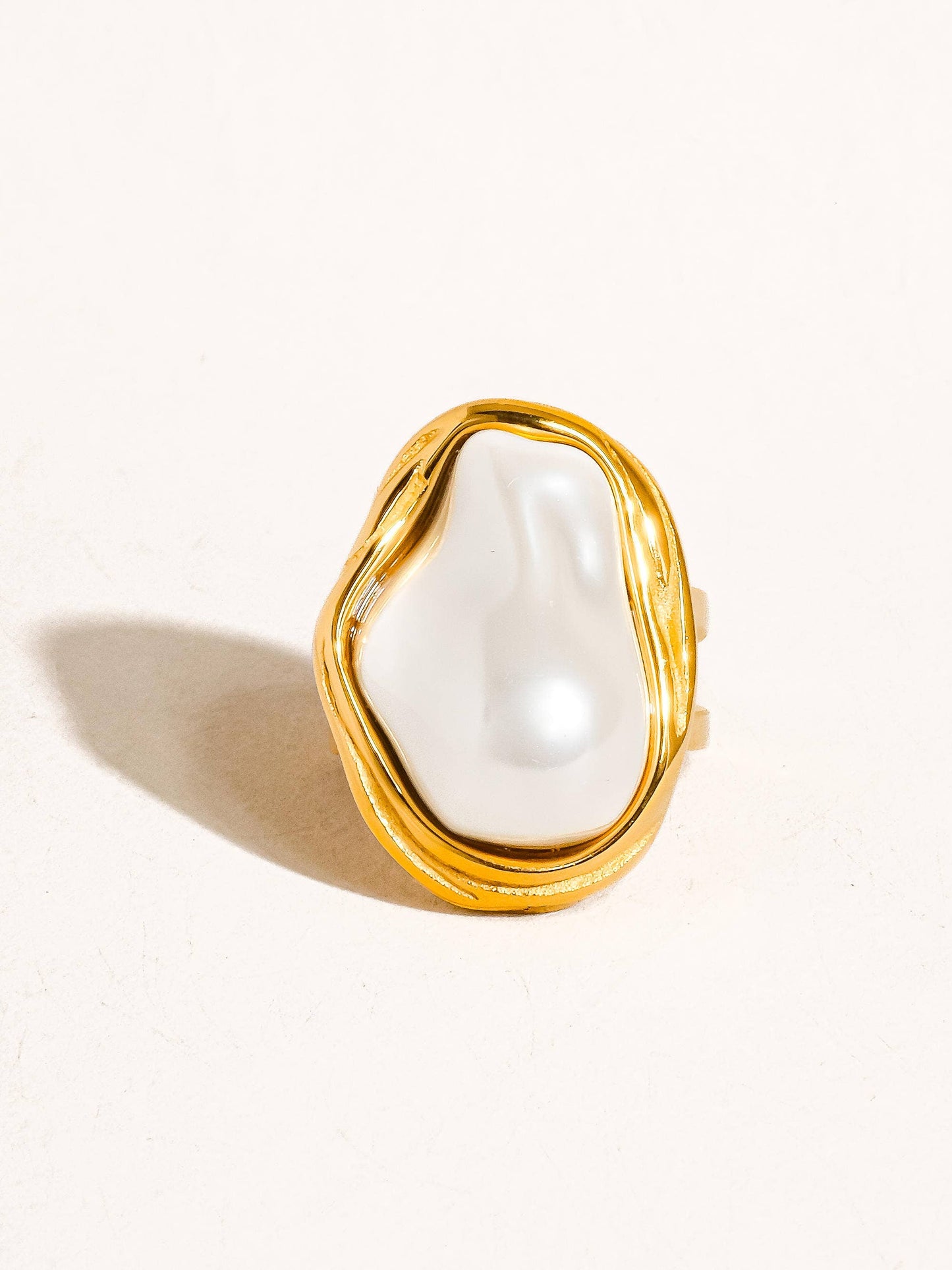 Cameron 18K Gold Classic Pearl Round Ring