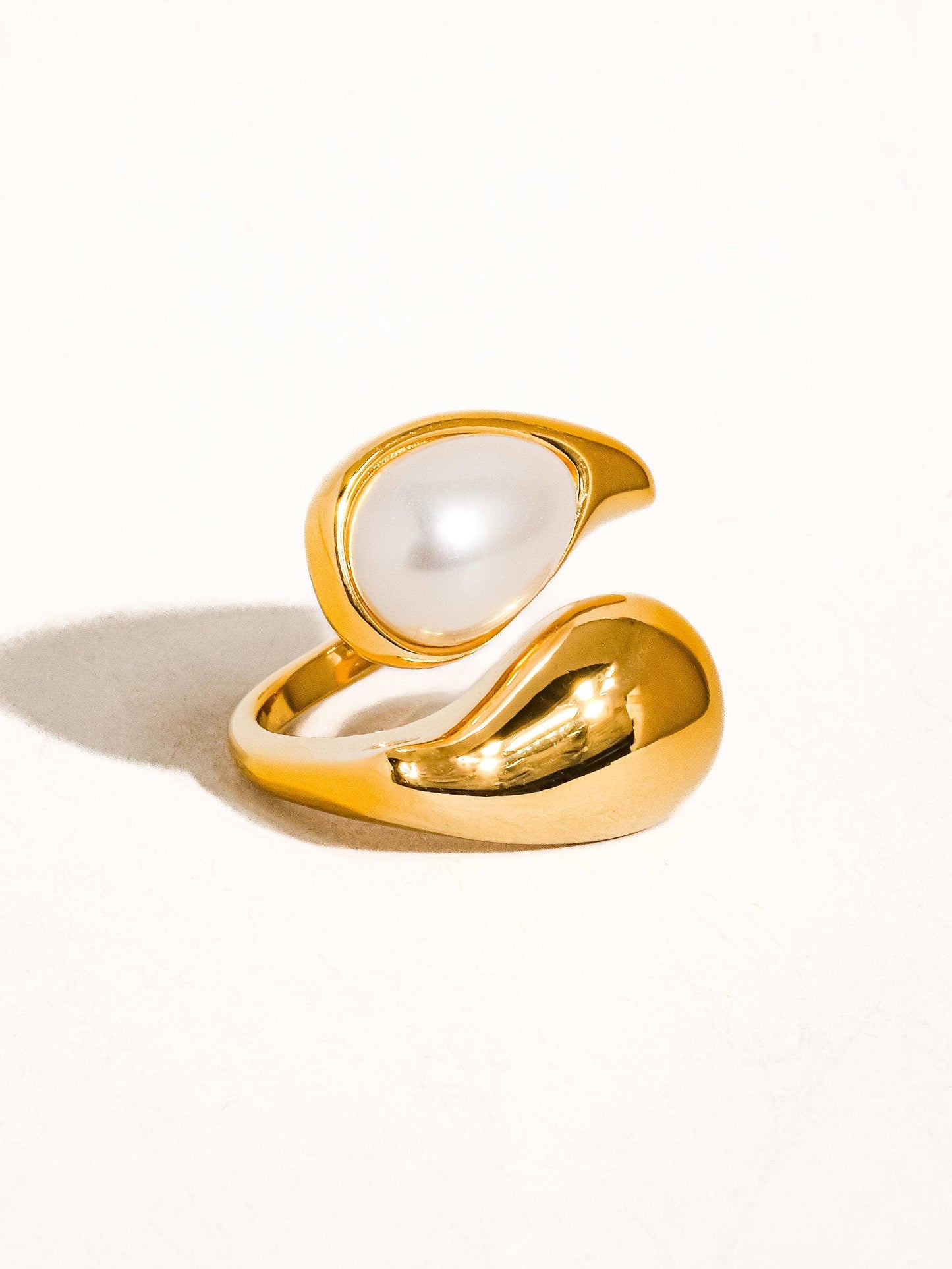 Sloan 18K Gold Pearl Wavy Ring