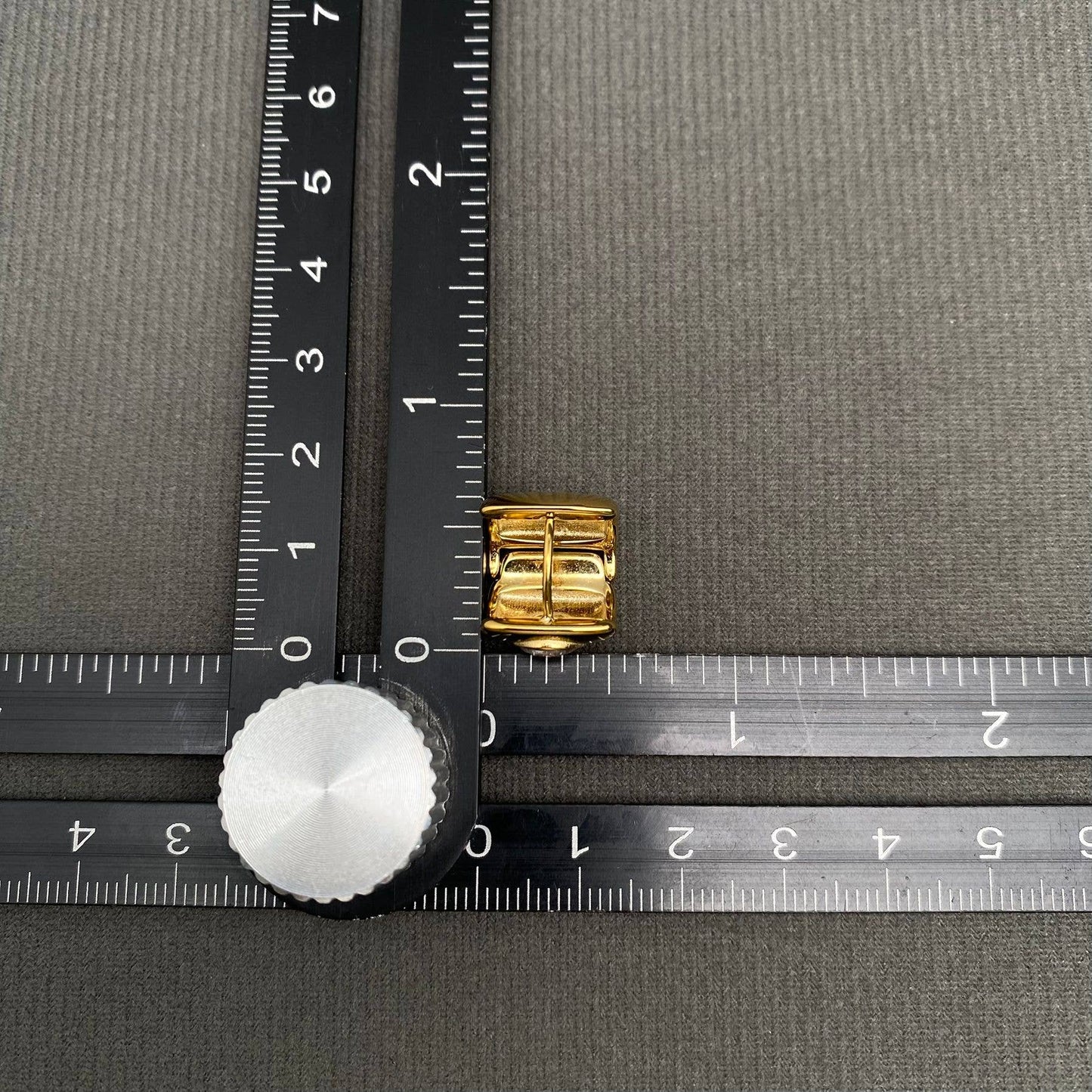 Zircon Inlaid Stud Earrings